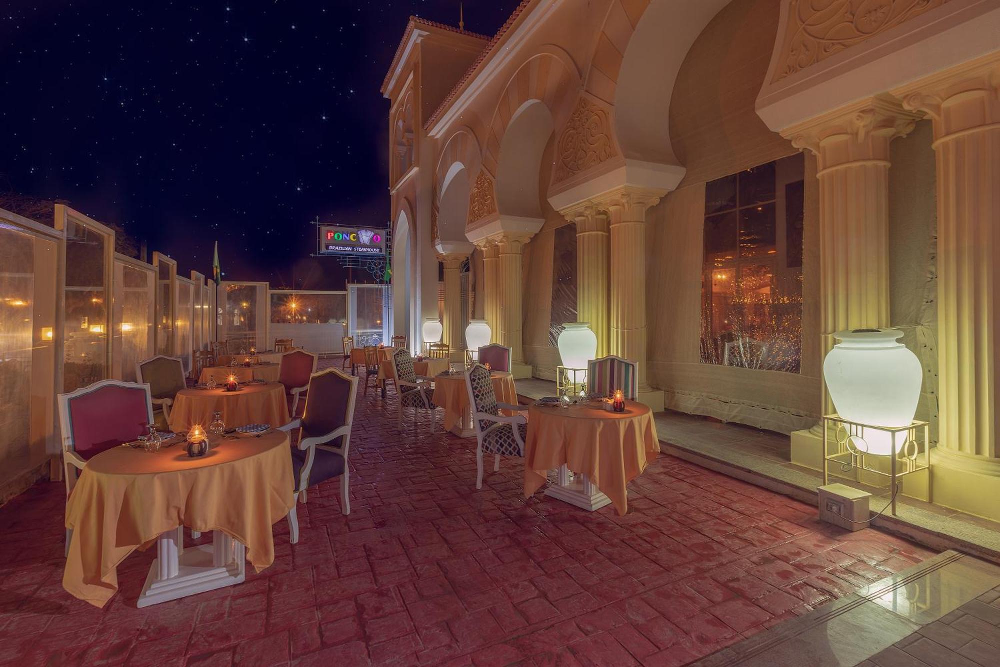 Old Palace Resort Sahl Hasheesh 후르가다 외부 사진 The terrace of the hotel