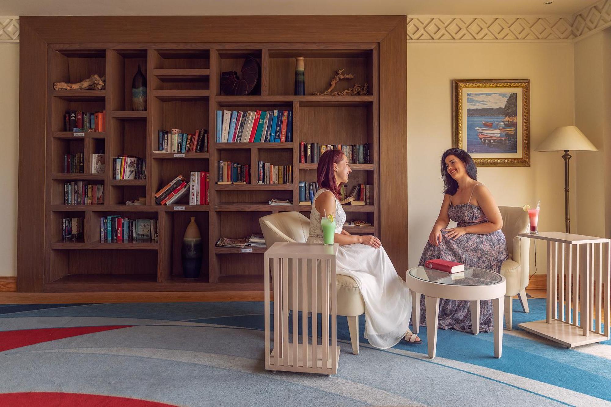 Old Palace Resort Sahl Hasheesh 후르가다 외부 사진 Library