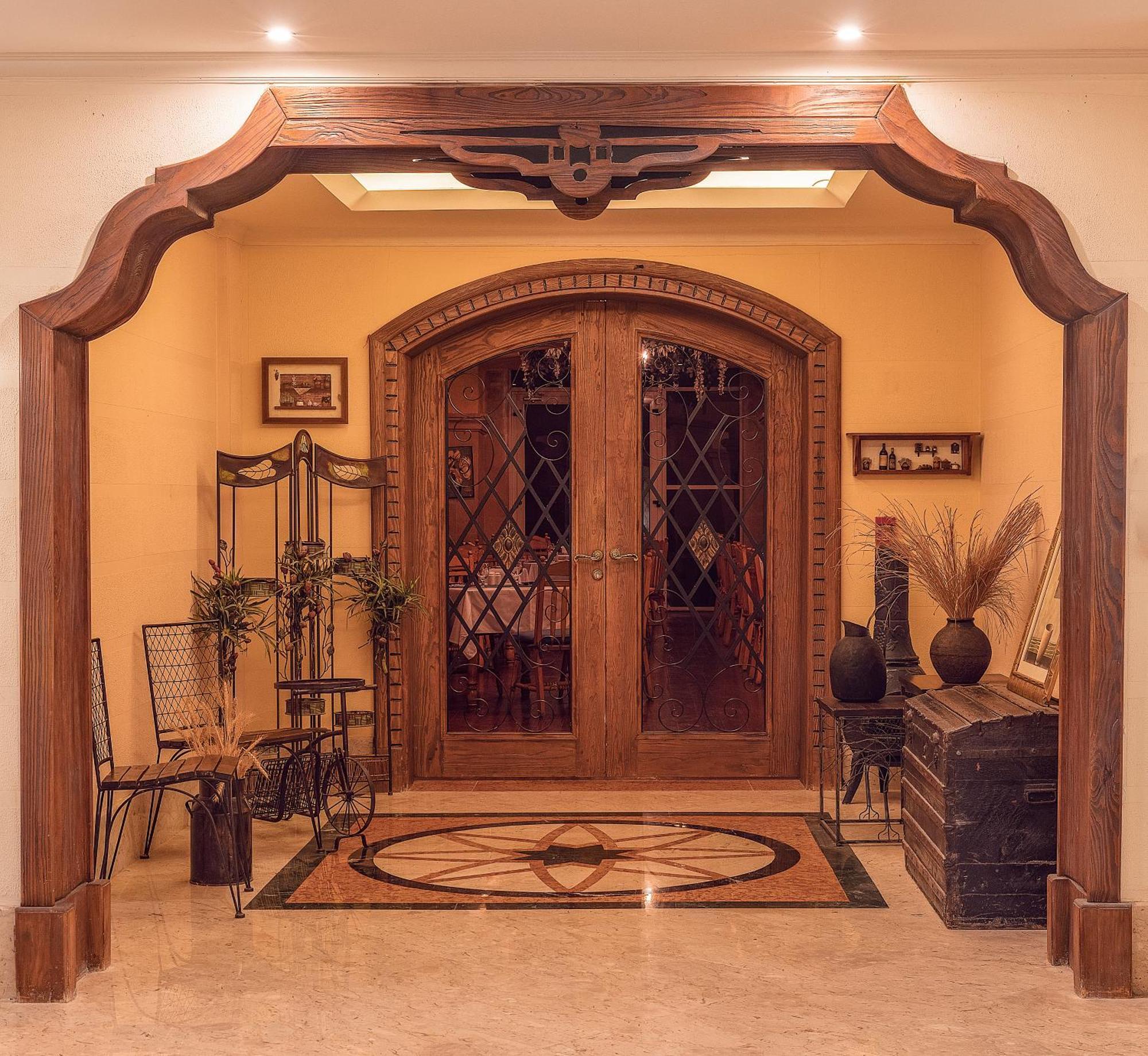 Old Palace Resort Sahl Hasheesh 후르가다 외부 사진 A home entrance