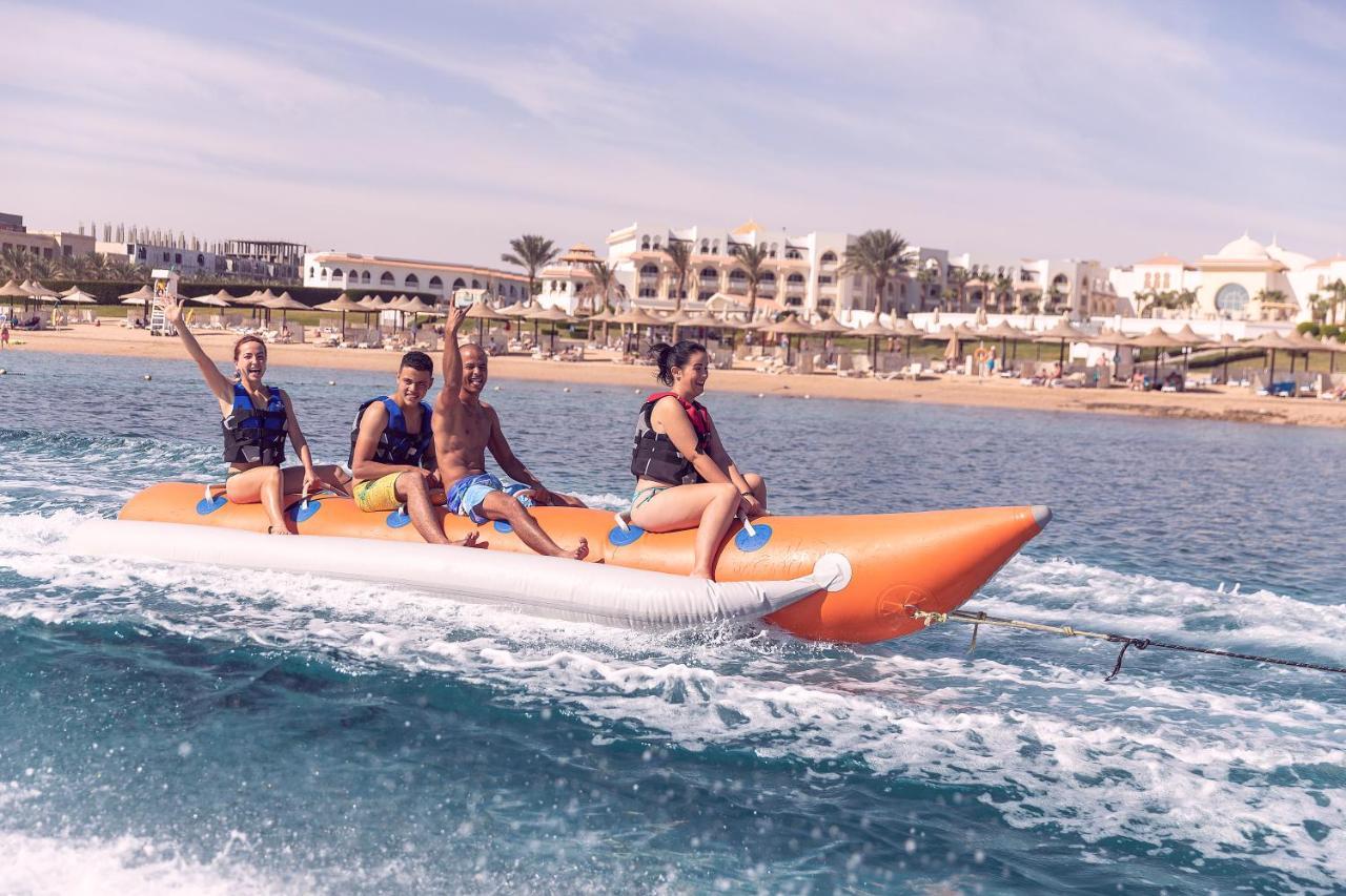 Old Palace Resort Sahl Hasheesh 후르가다 외부 사진 A banana boat